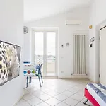 Guesthost - Casa Di Oliver-apt X4 With Terrace And Parking! * Fano