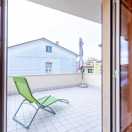 Apartmán Guesthost - Casa Di Oliver-apt X4 With Terrace And Parking! Fano (Pesaro and Urbino)